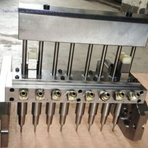Многорезонаторная форма для инжекционной экструзии, DDW-IBM-4, Taizhou Double World Plastic&Mould Co., Ltd.