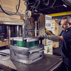 Литье пластмассы термопластика, , DLR Elastomer Engineering Ltd